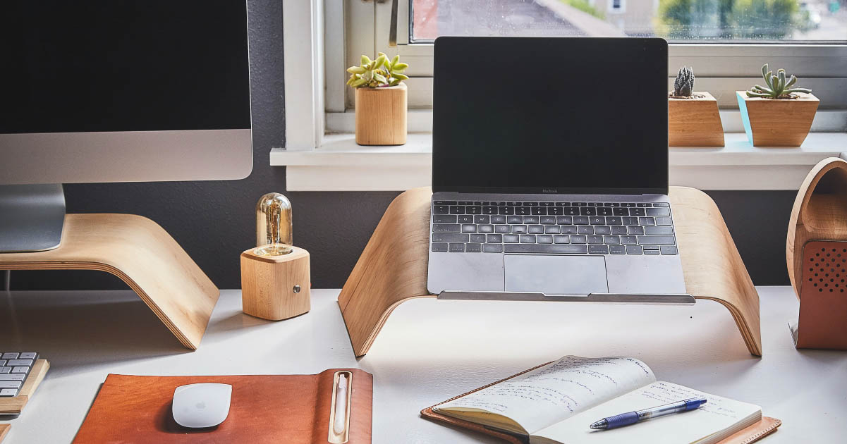 Freelance Tips: 7 Things to Put in Your Home Office